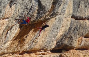 Escalada en roca y cata de vinos en la DO Terra Alta